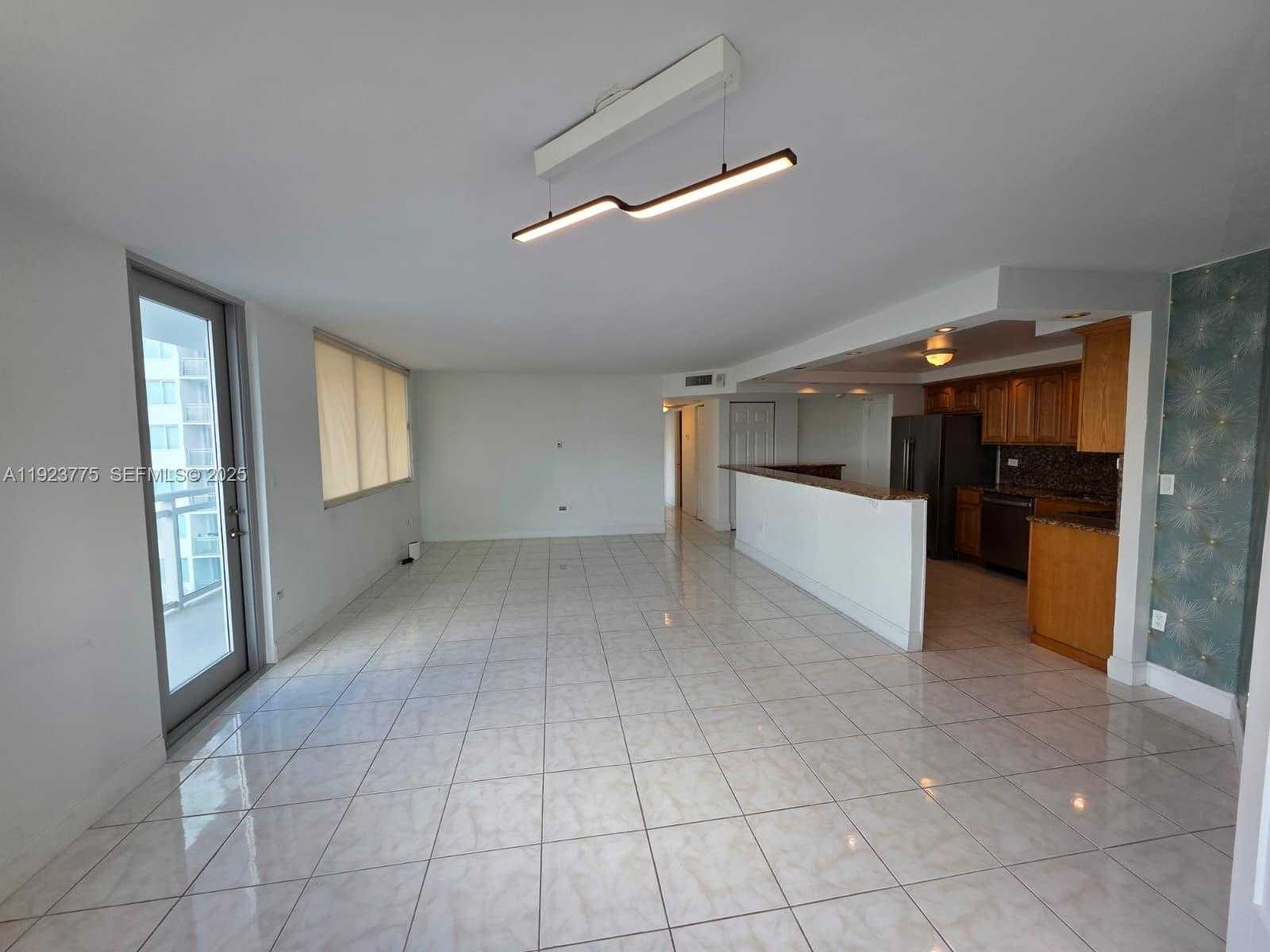 Small Image of 7135 COLLINS AVE #725, Miami Beach Number 1