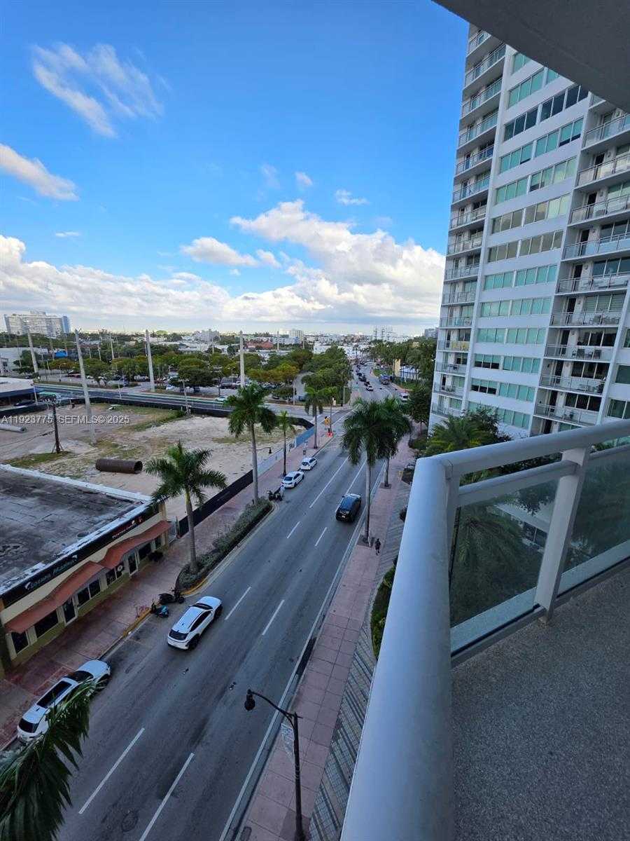 Small Image of 7135 COLLINS AVE #725, Miami Beach Number 18