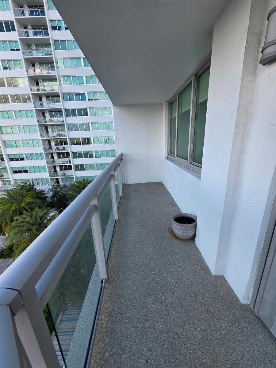Small Image of 7135 COLLINS AVE #725, Miami Beach Number 19