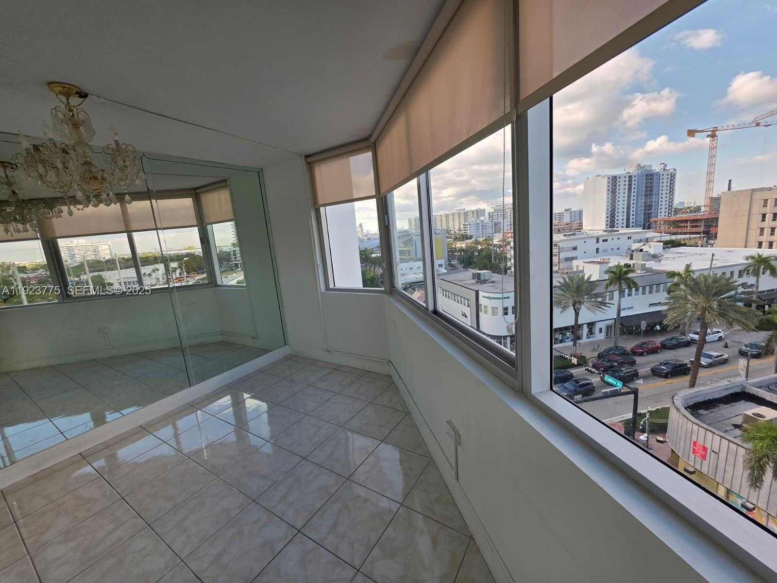 Small Image of 7135 COLLINS AVE #725, Miami Beach Number 5