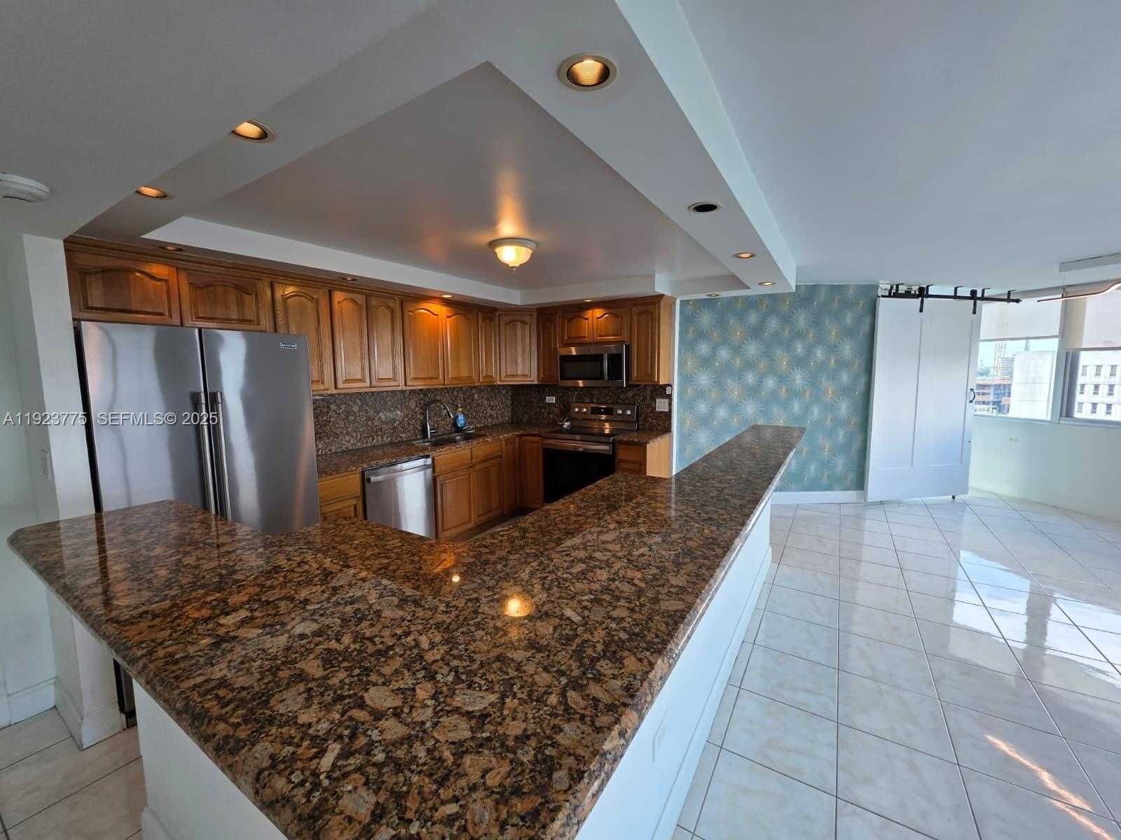 Small Image of 7135 COLLINS AVE #725, Miami Beach Number 6