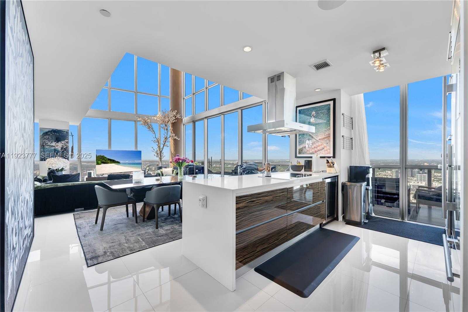 Small Image of 1100 BISCAYNE BLVD #6307, Miami Number 16