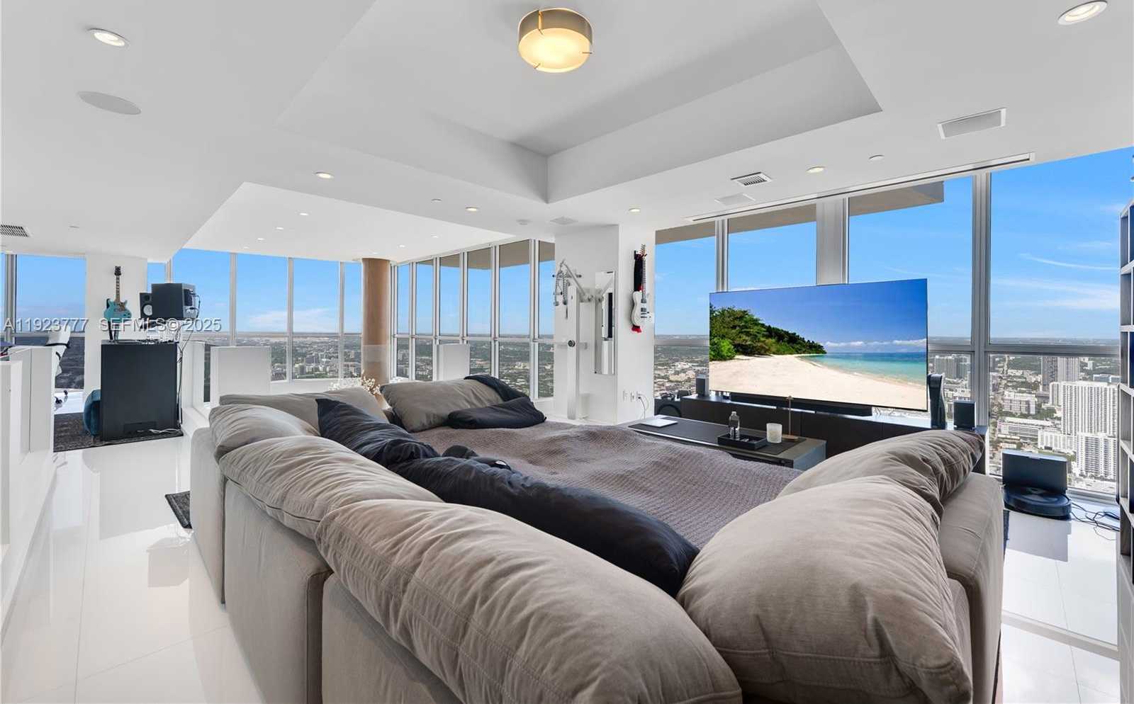 Small Image of 1100 BISCAYNE BLVD #6307, Miami Number 20