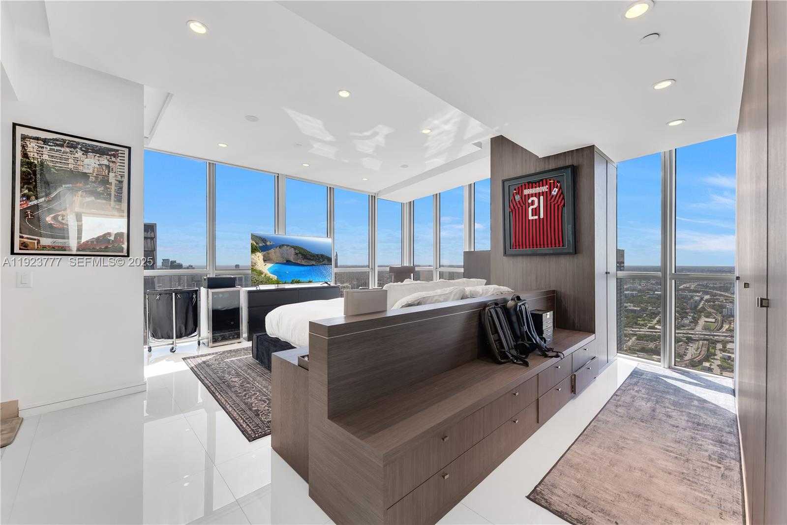 Small Image of 1100 BISCAYNE BLVD #6307, Miami Number 6