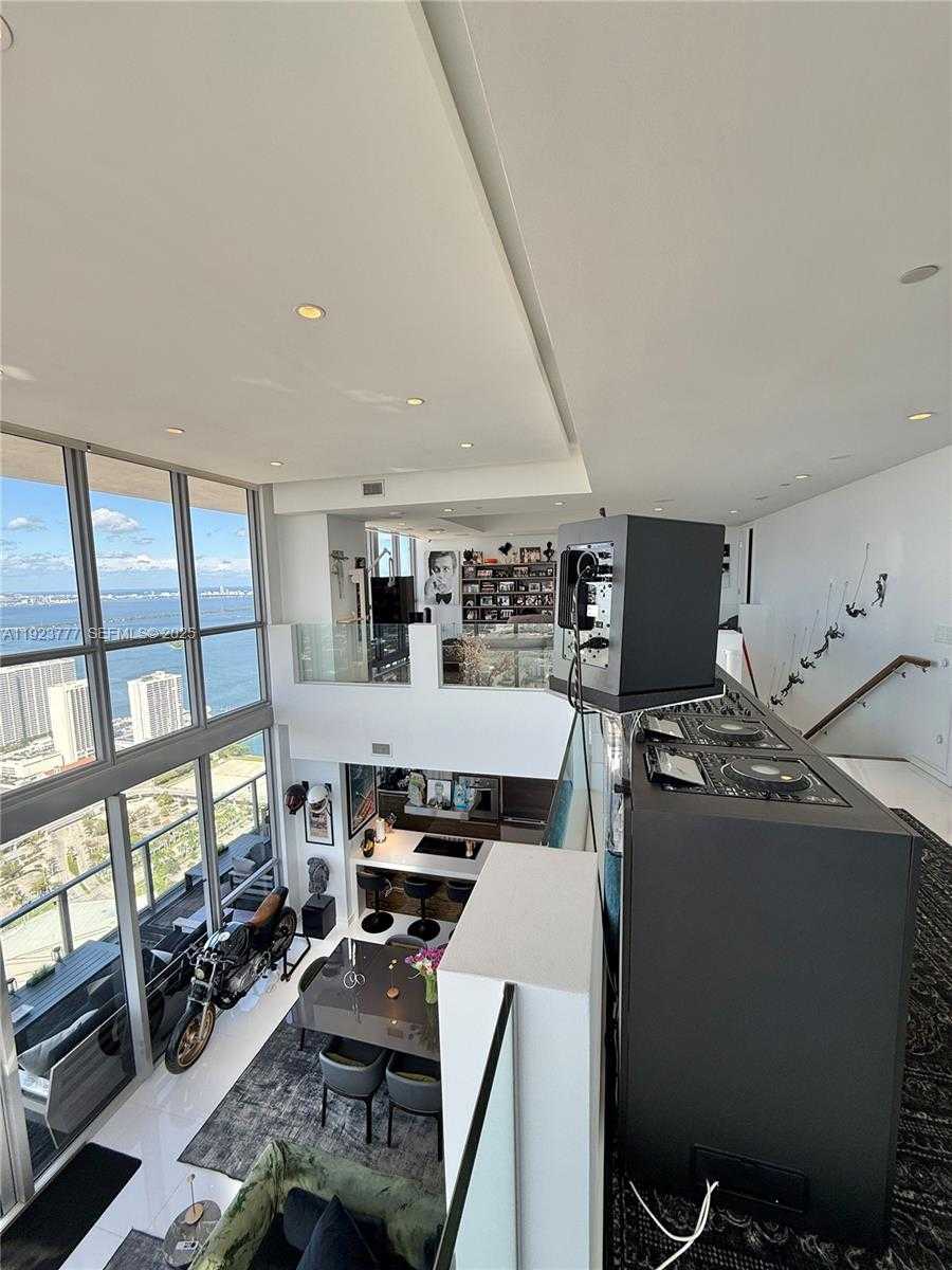 Small Image of 1100 BISCAYNE BLVD #6307, Miami Number 9