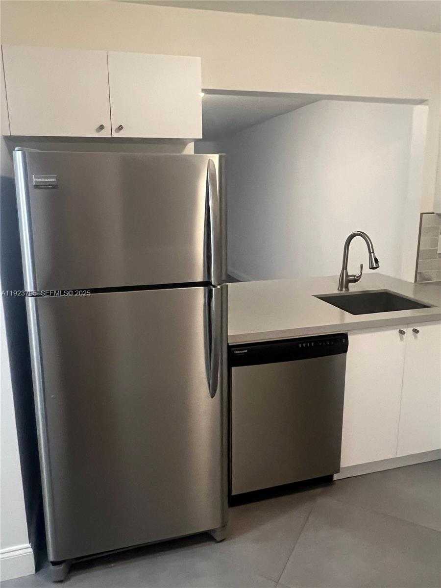 Small Image of 7720 CAMINO REAL #E407, Miami Number 11