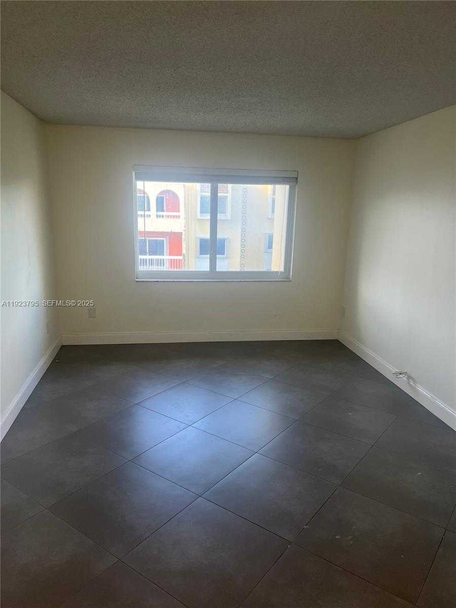 Small Image of 7720 CAMINO REAL #E407, Miami Number 15