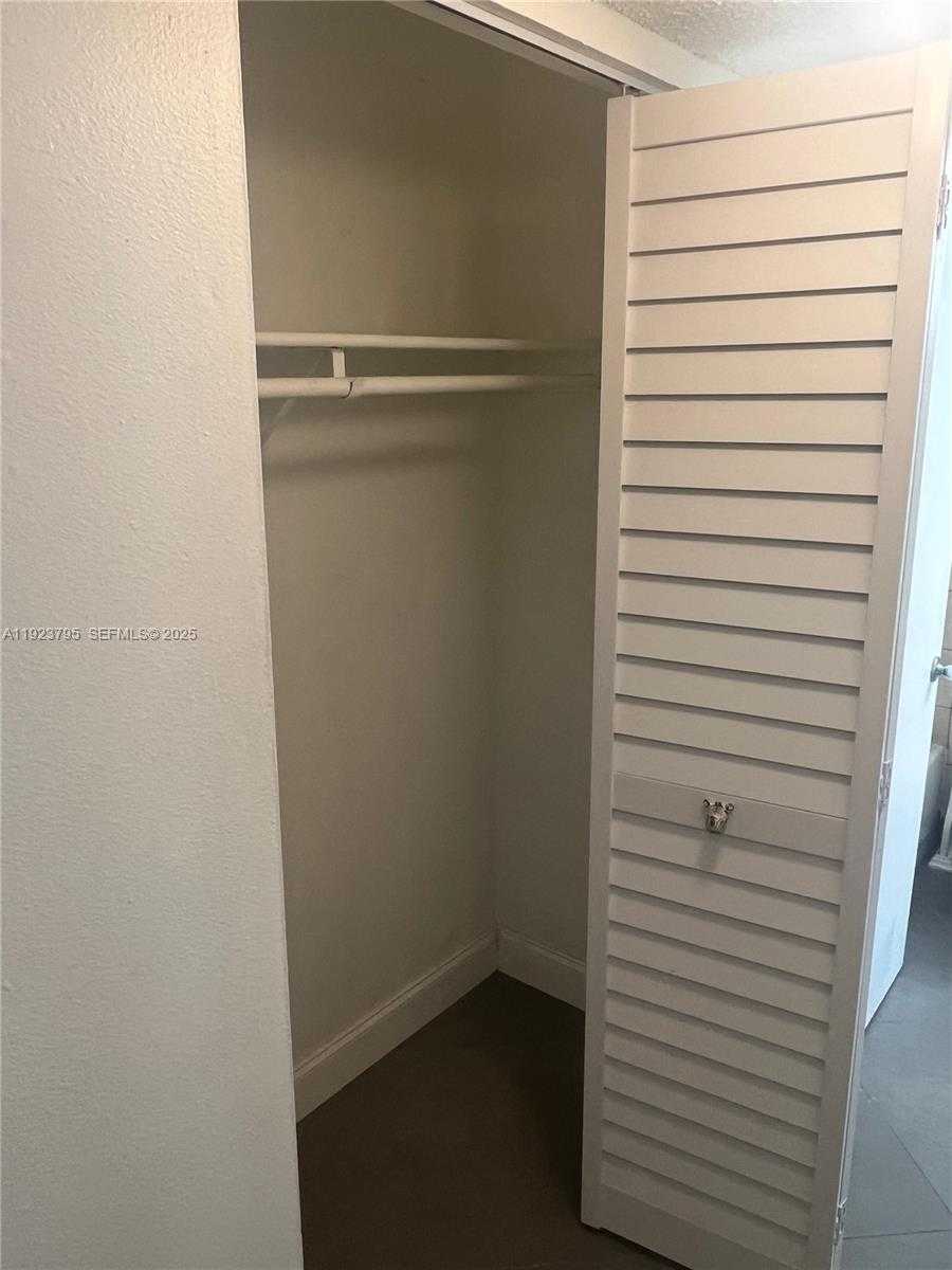 Small Image of 7720 CAMINO REAL #E407, Miami Number 16