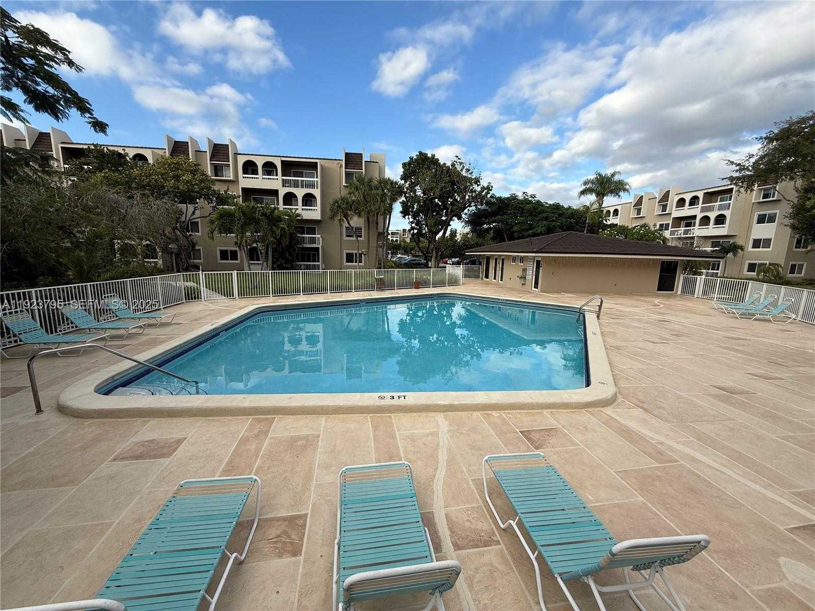 Small Image of 7720 CAMINO REAL #E407, Miami Number 18