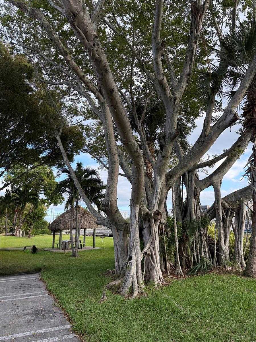 Small Image of 7720 CAMINO REAL #E407, Miami Number 22