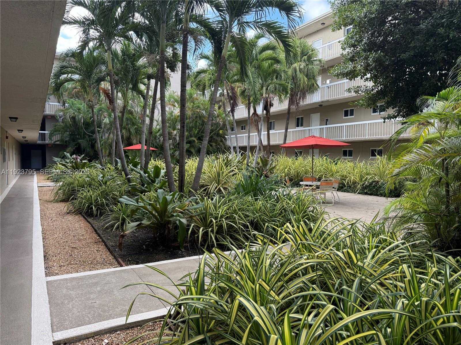 Small Image of 7720 CAMINO REAL #E407, Miami Number 4