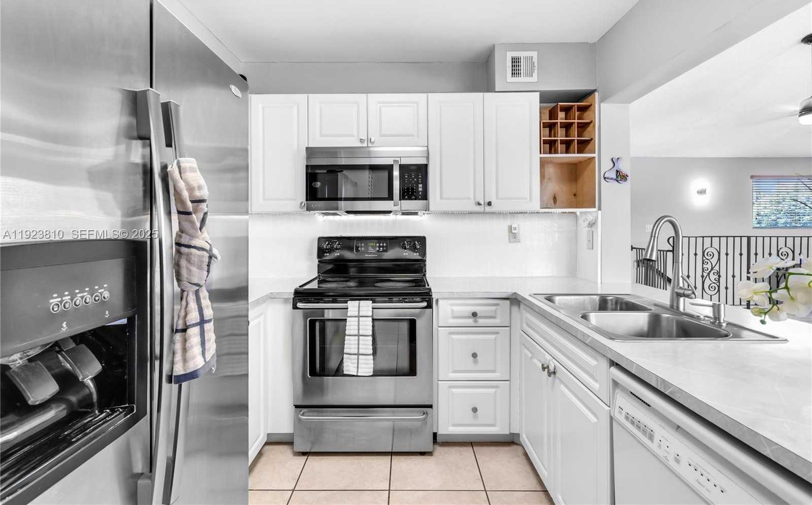 Small Image of 341 WEST PARK DR #203-15, Miami Number 5