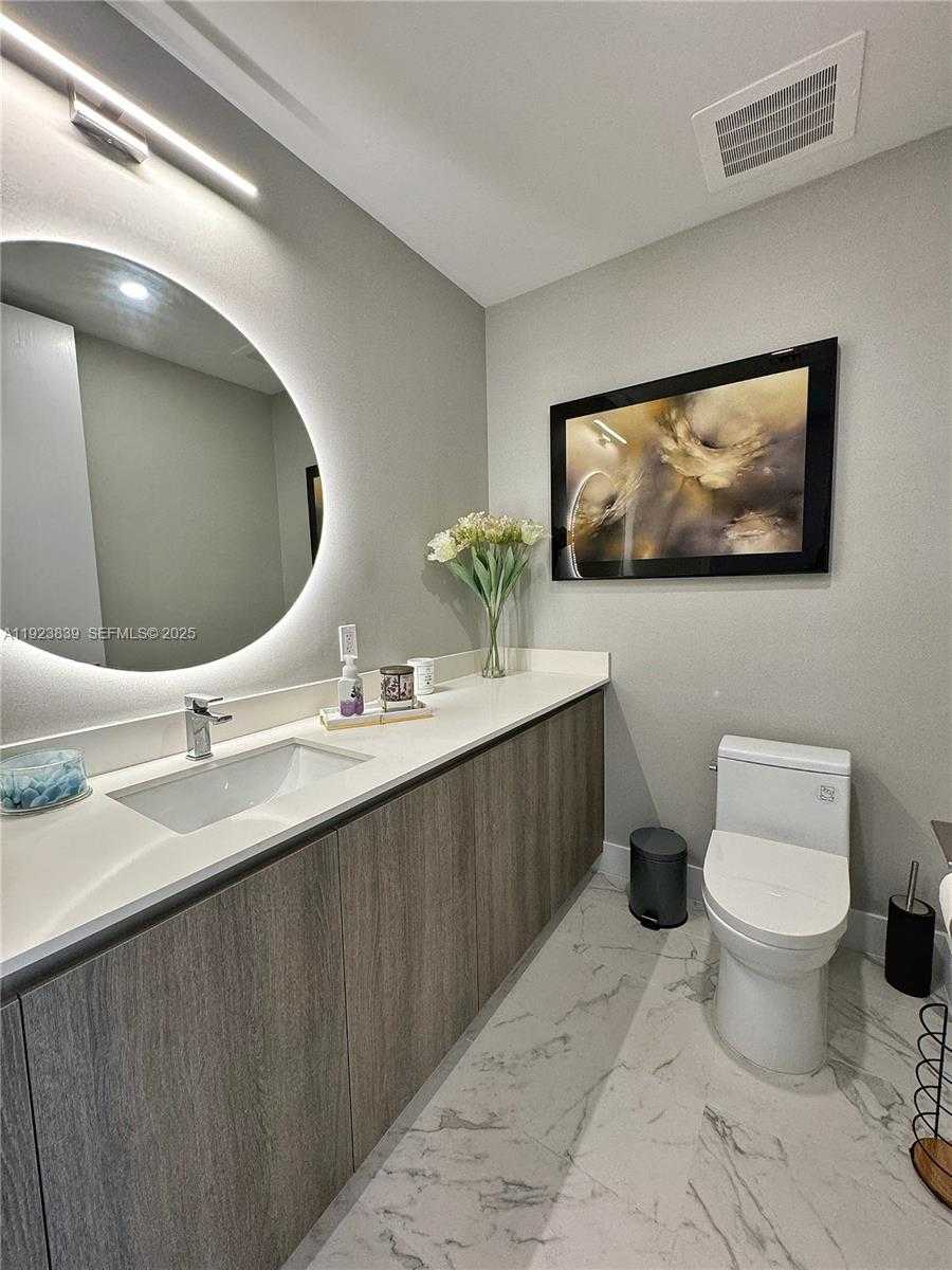 Small Image of 17550 COLLINS AVE #1401, Sunny Isles Beach Number 9