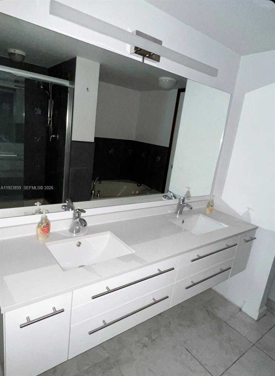 Small Image of 3610 YACHT CLUB DR #1503, Aventura Number 15