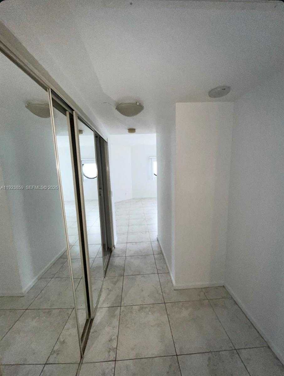Small Image of 3610 YACHT CLUB DR #1503, Aventura Number 17