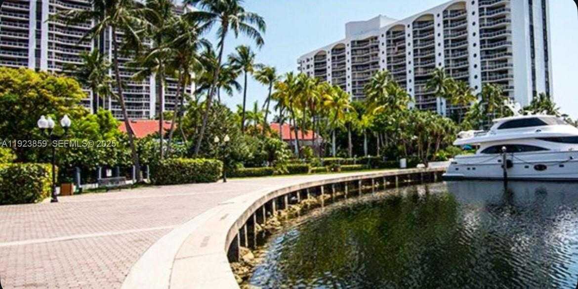 Small Image of 3610 YACHT CLUB DR #1503, Aventura Number 2