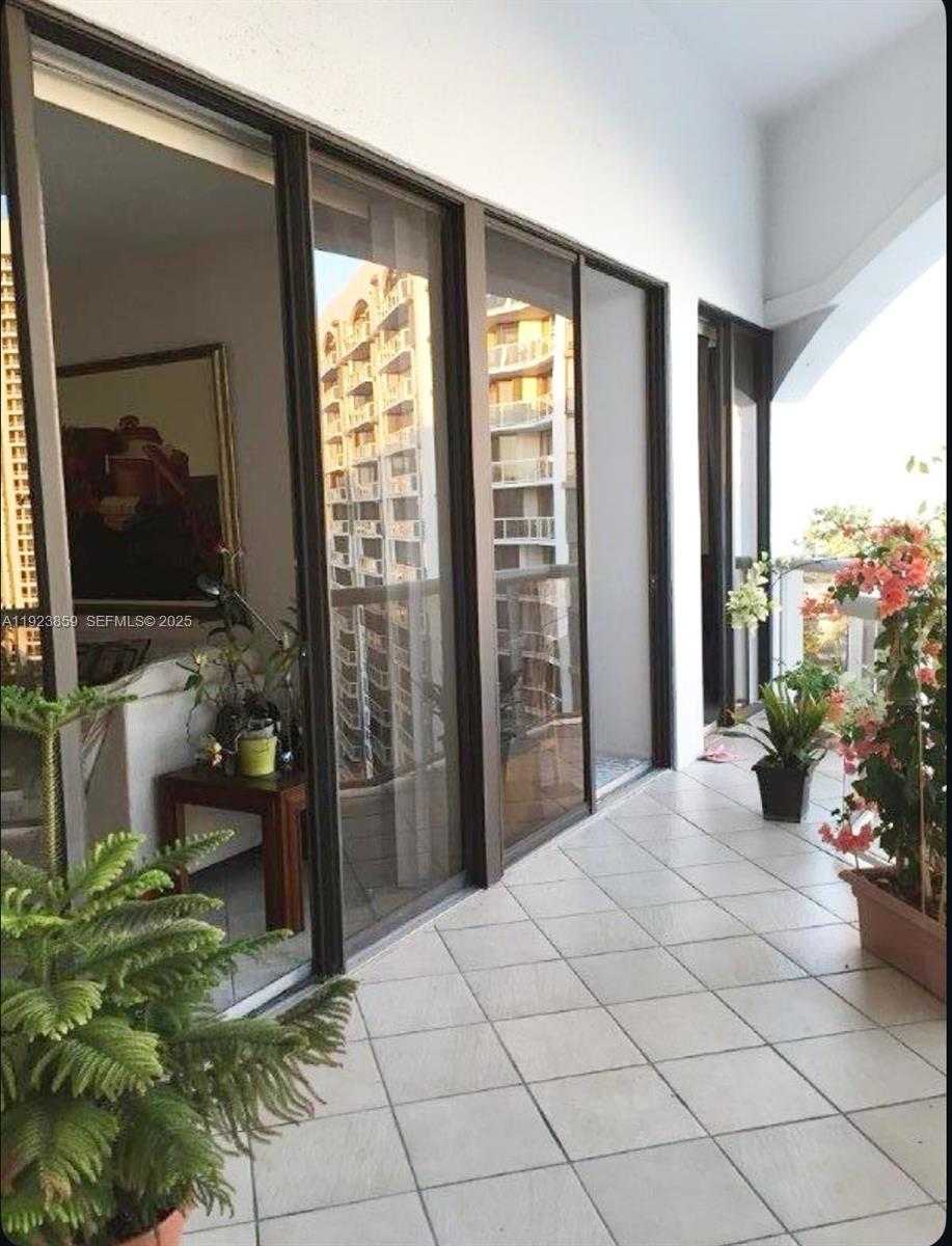 Small Image of 3610 YACHT CLUB DR #1503, Aventura Number 4