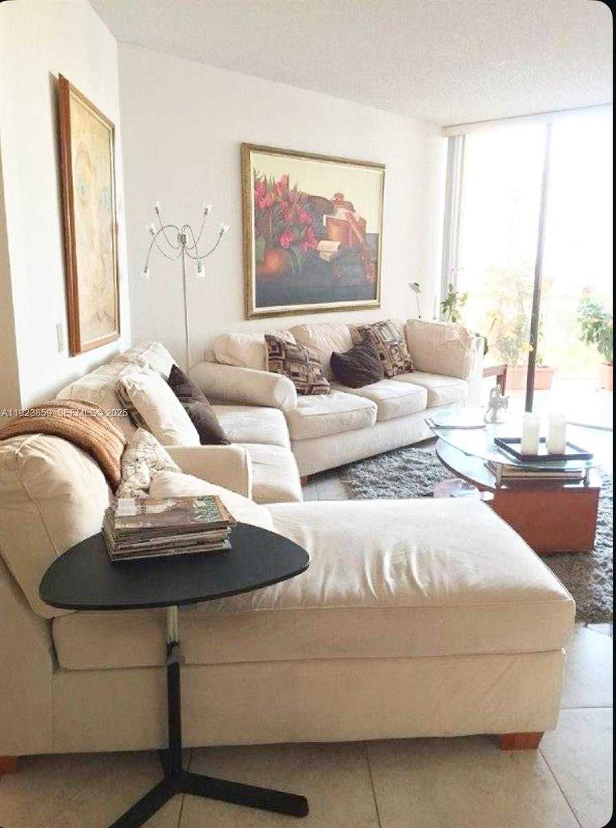 Small Image of 3610 YACHT CLUB DR #1503, Aventura Number 5