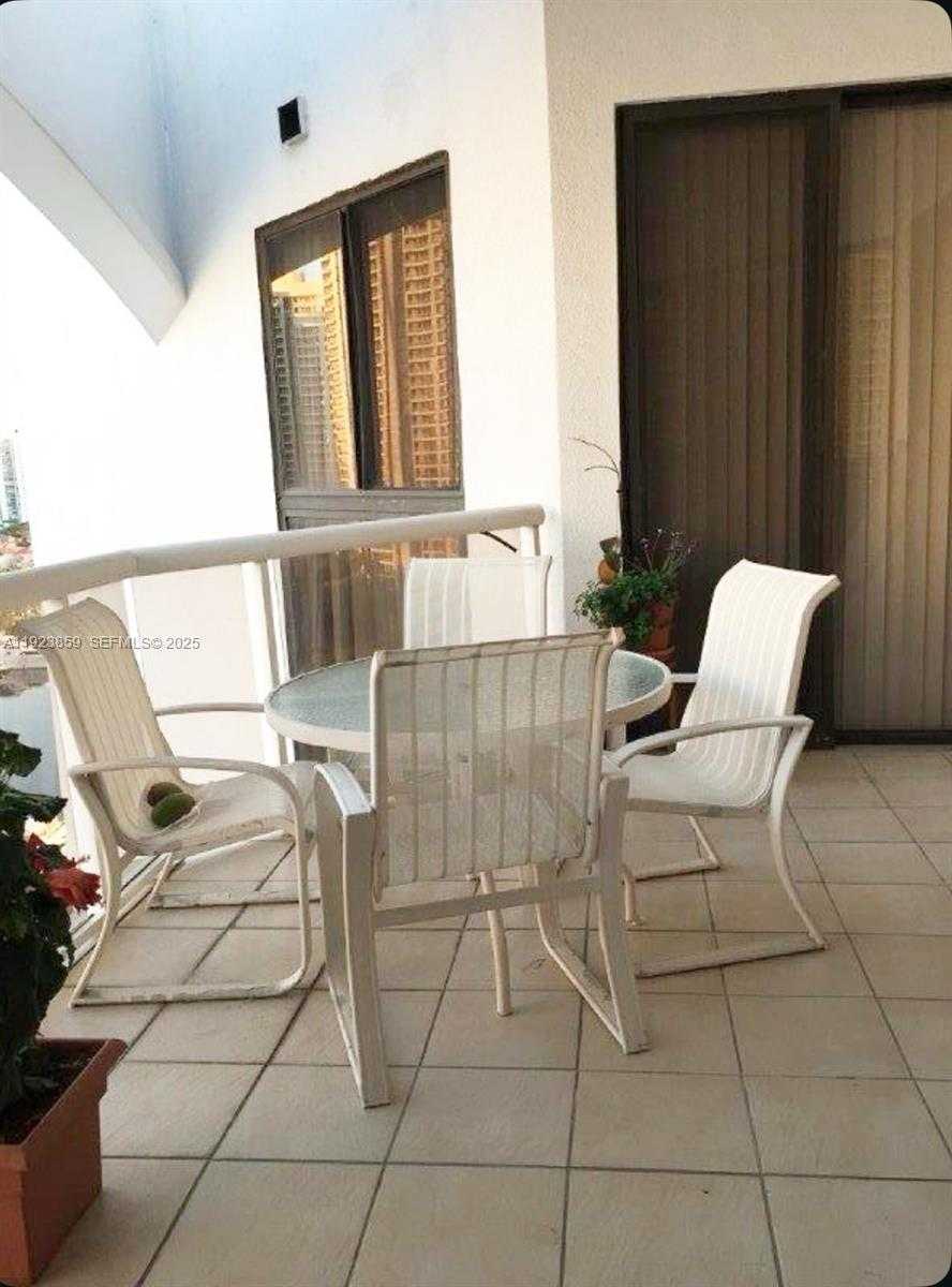 Small Image of 3610 YACHT CLUB DR #1503, Aventura Number 7