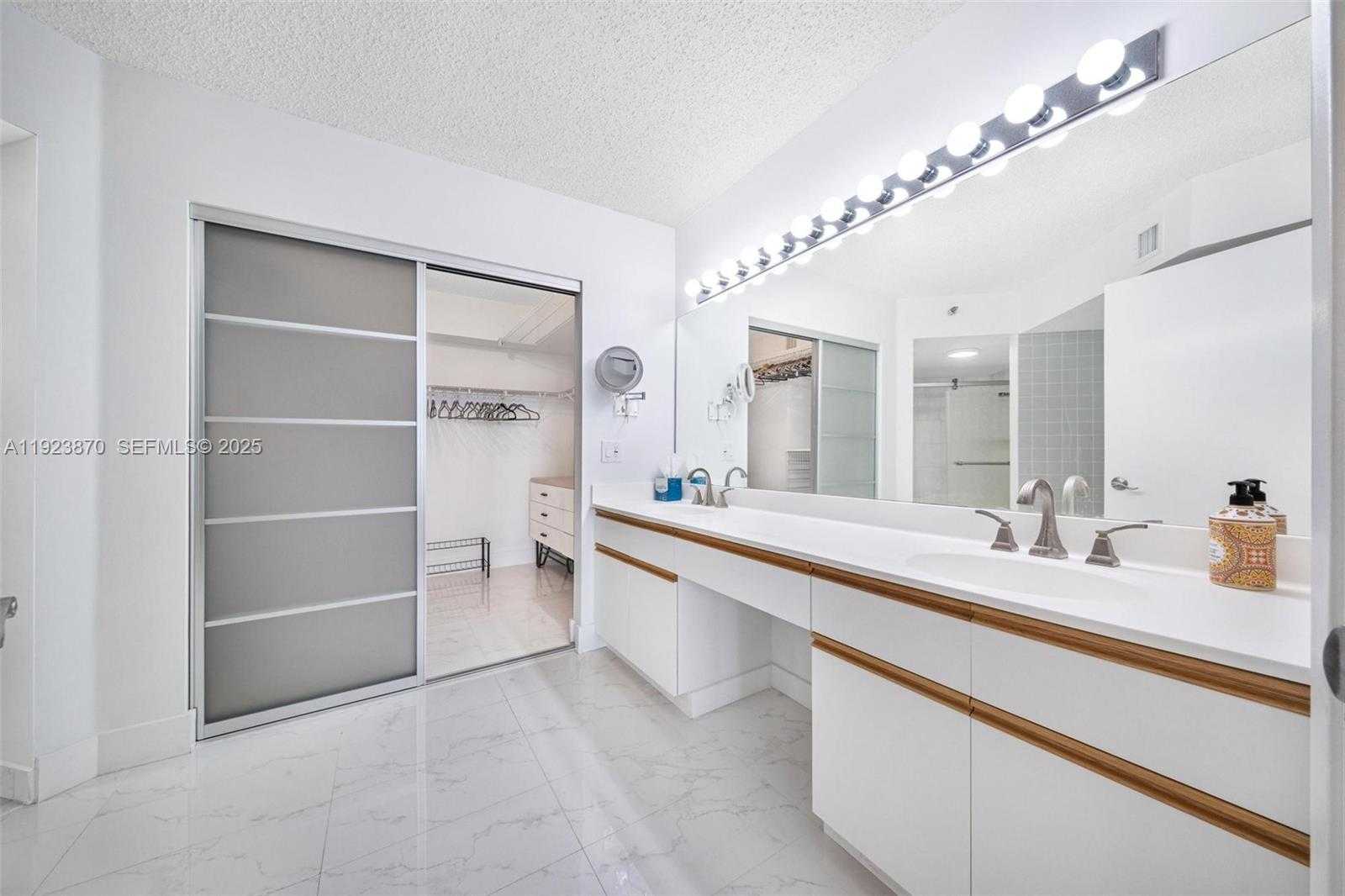 Imagen de Pequeño Objeto