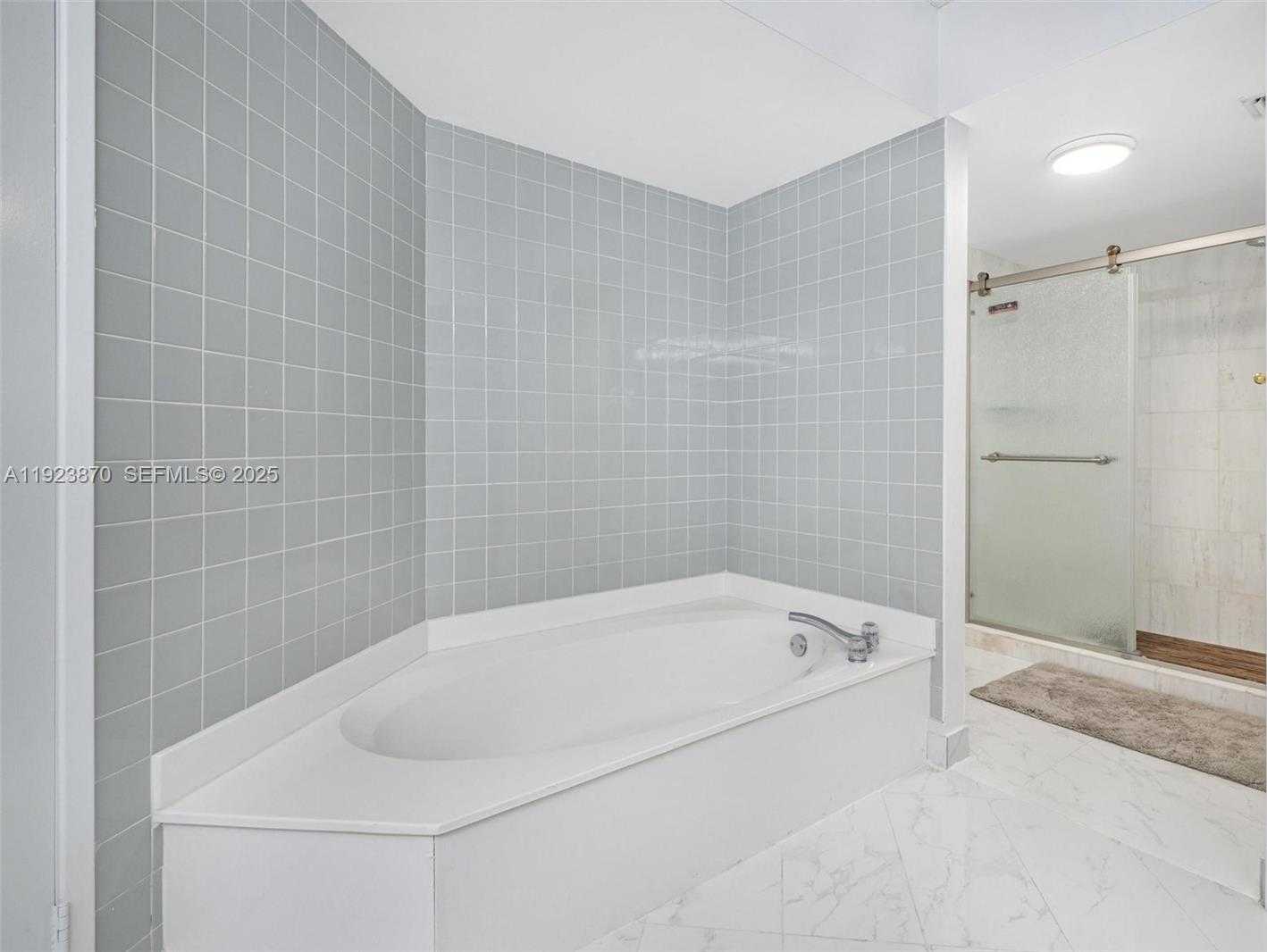 Imagen de Pequeño Objeto