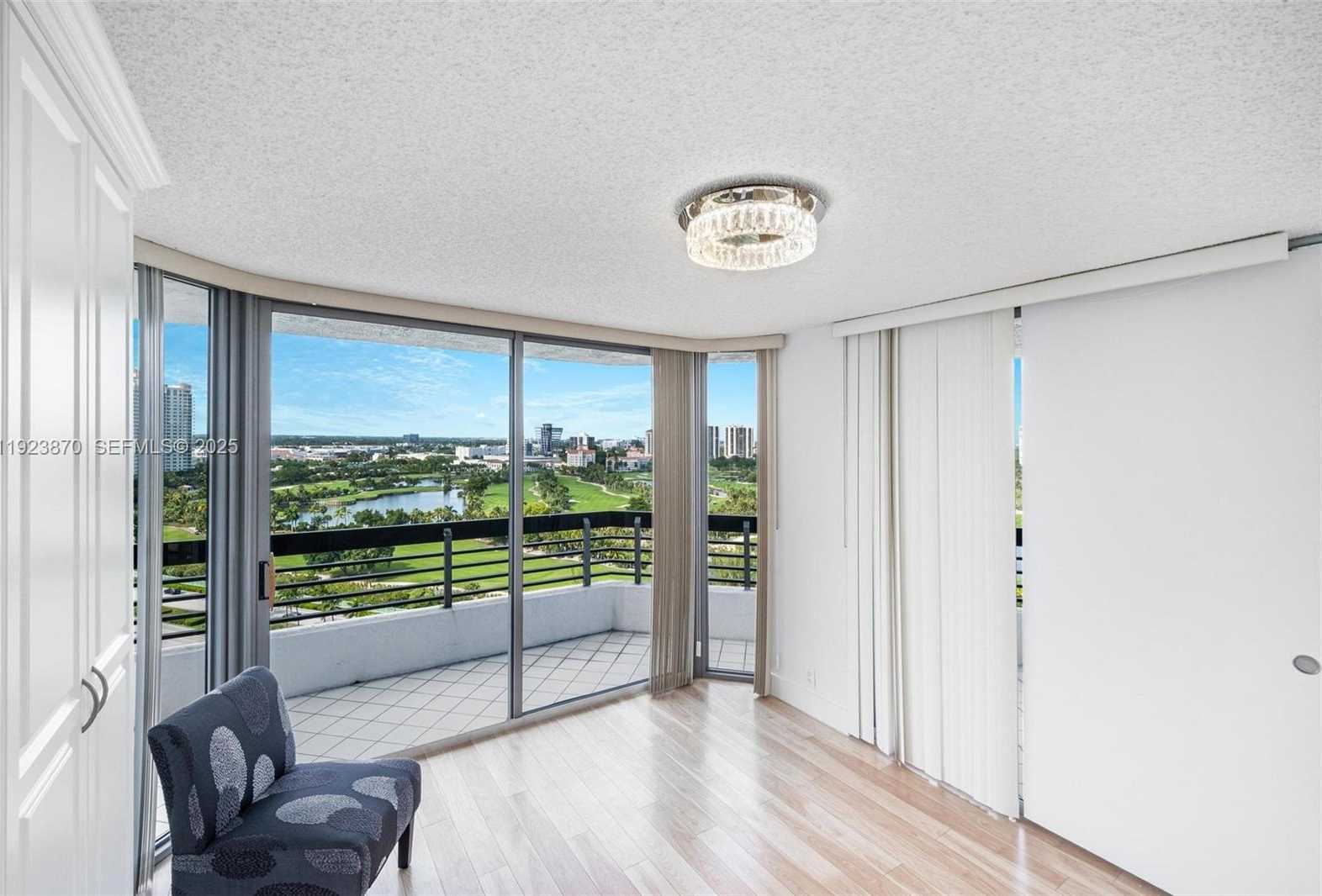 Imagen de Pequeño Objeto