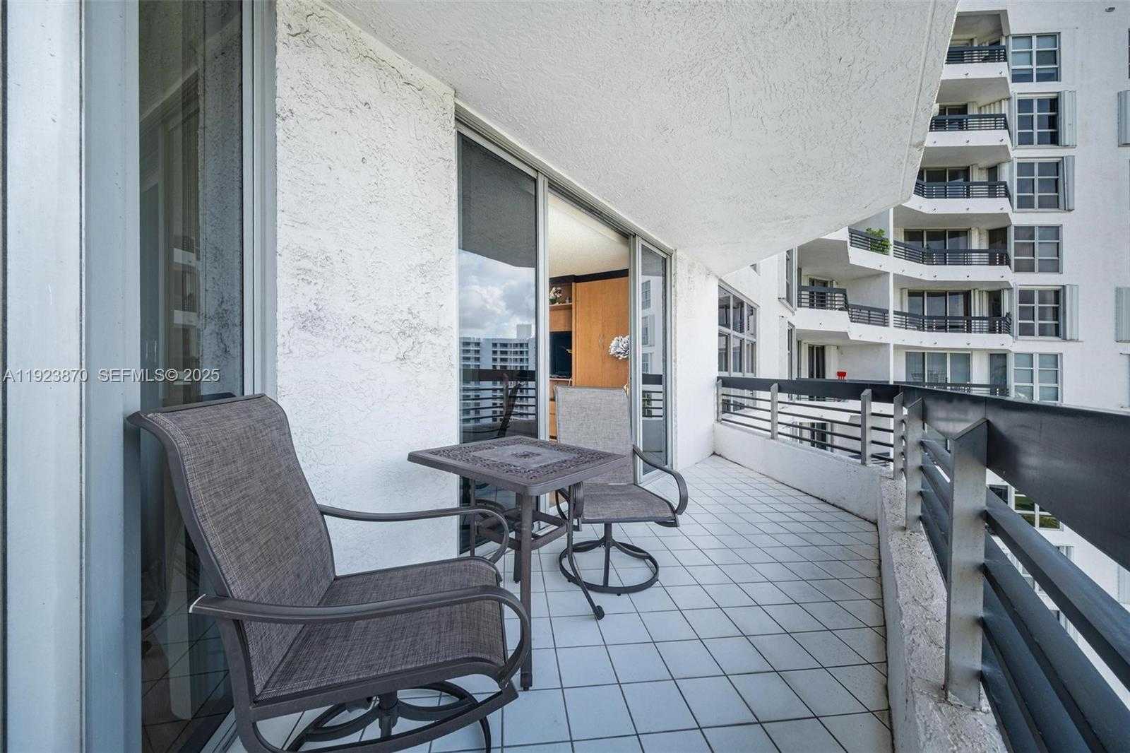 Imagen de Pequeño Objeto