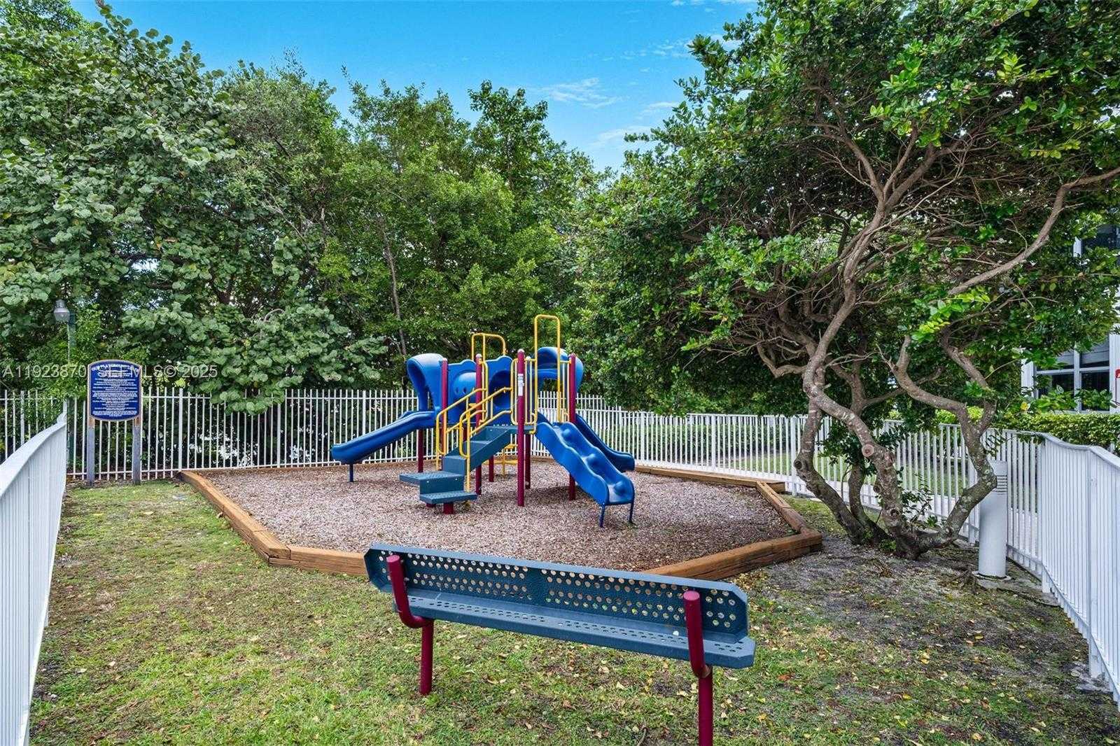 Imagen de Pequeño Objeto