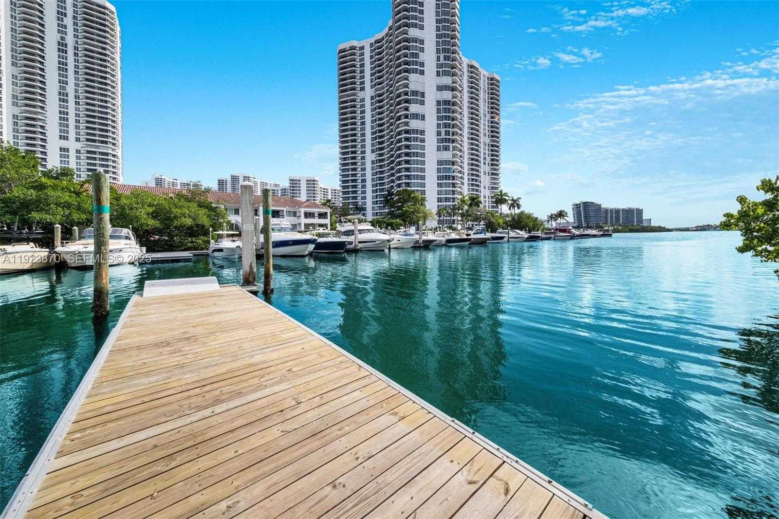 Imagen de Pequeño Objeto