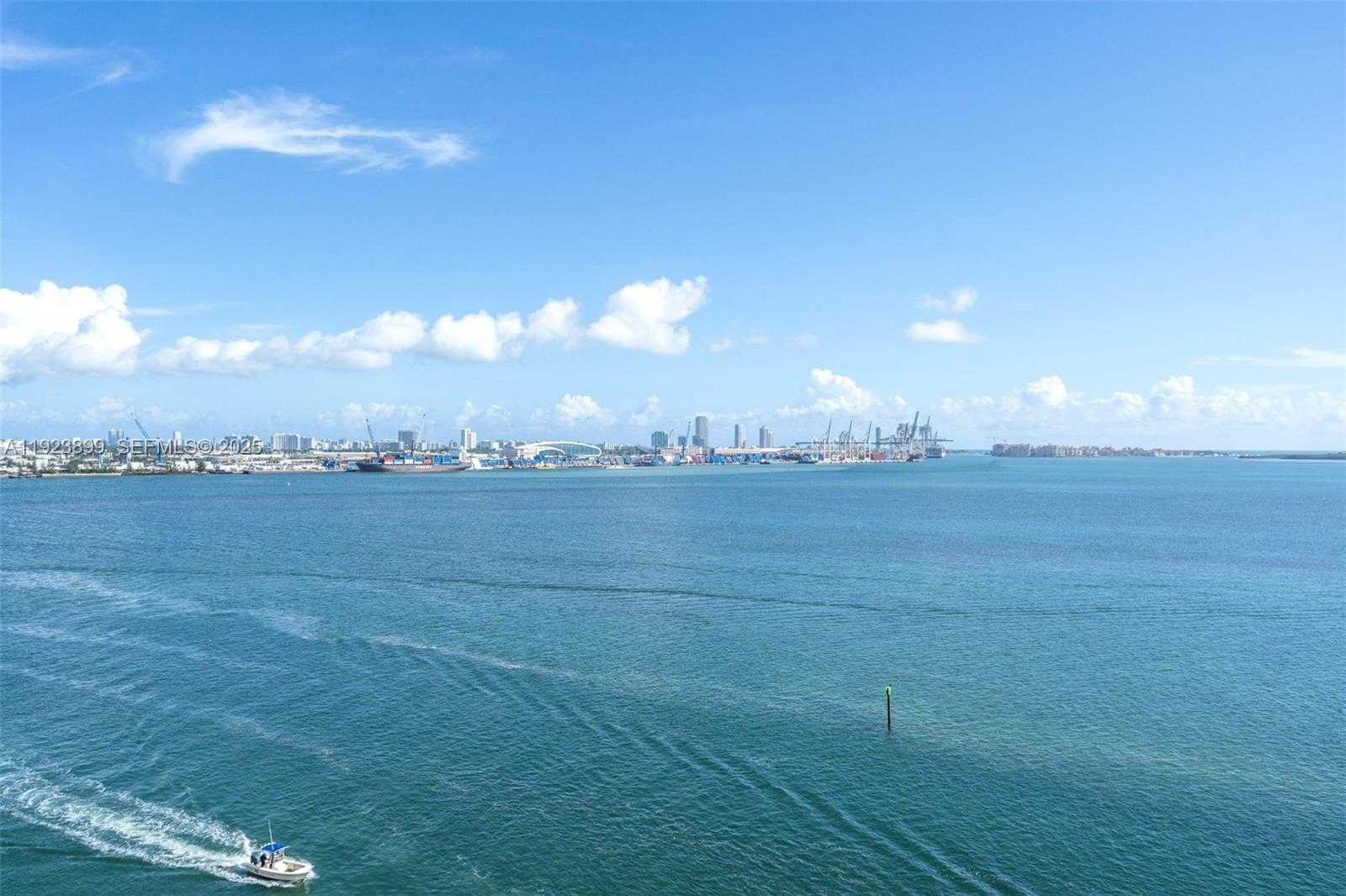 Small Image of 800 CLAUGHTON ISLAND DR #1202, Miami Number 10