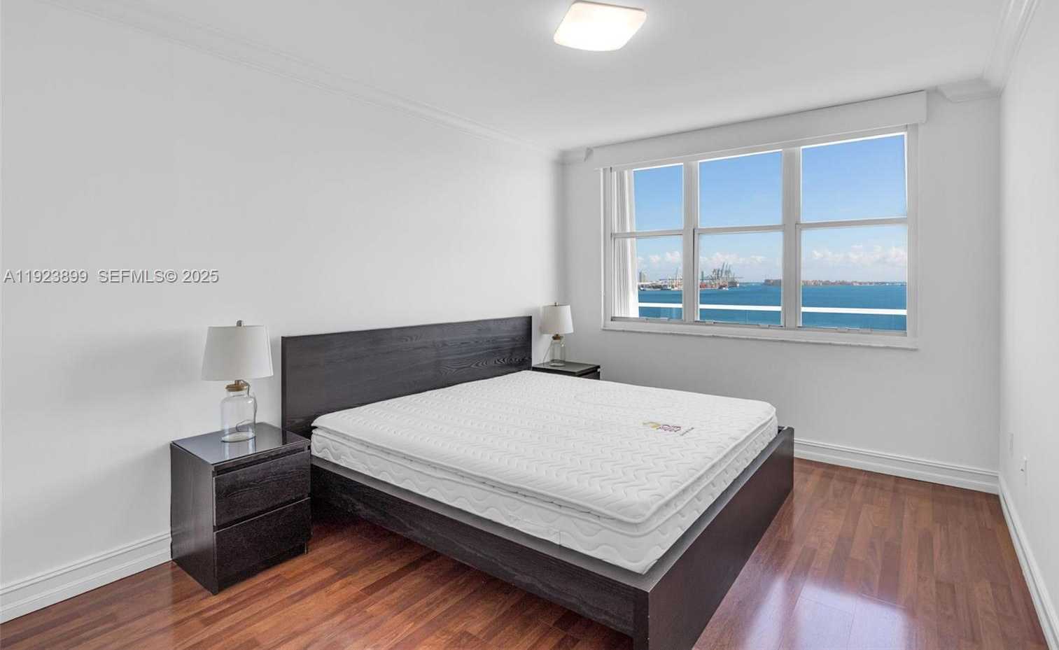 Small Image of 800 CLAUGHTON ISLAND DR #1202, Miami Number 13