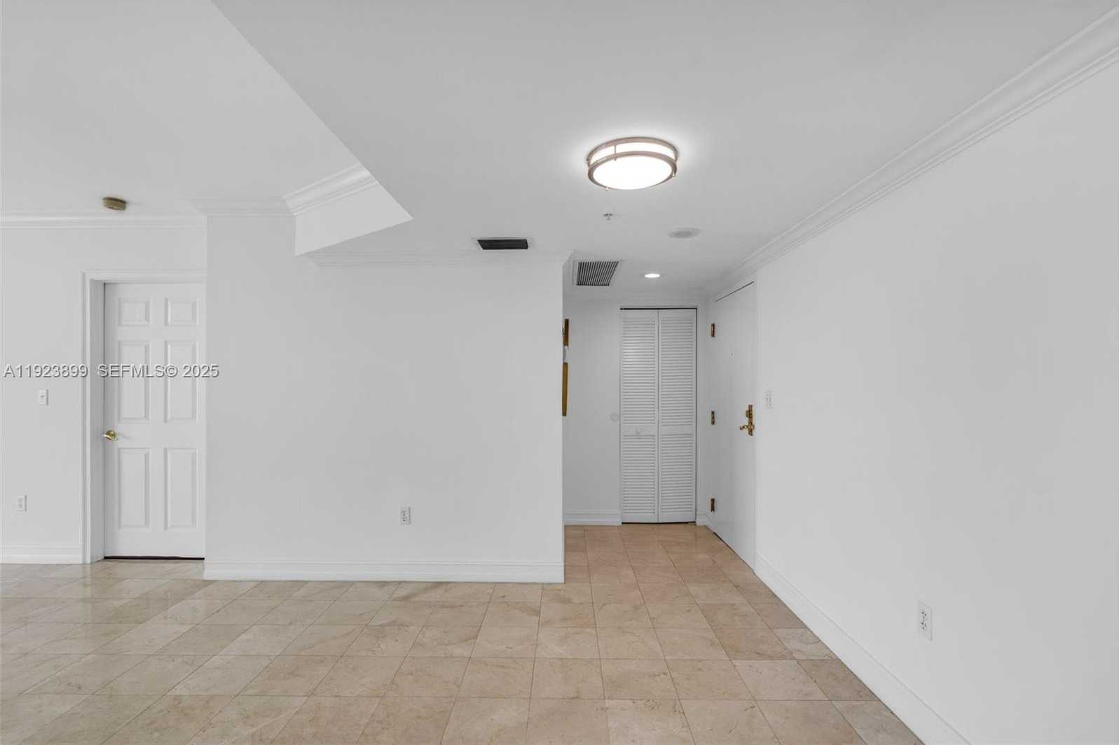 Small Image of 800 CLAUGHTON ISLAND DR #1202, Miami Number 27