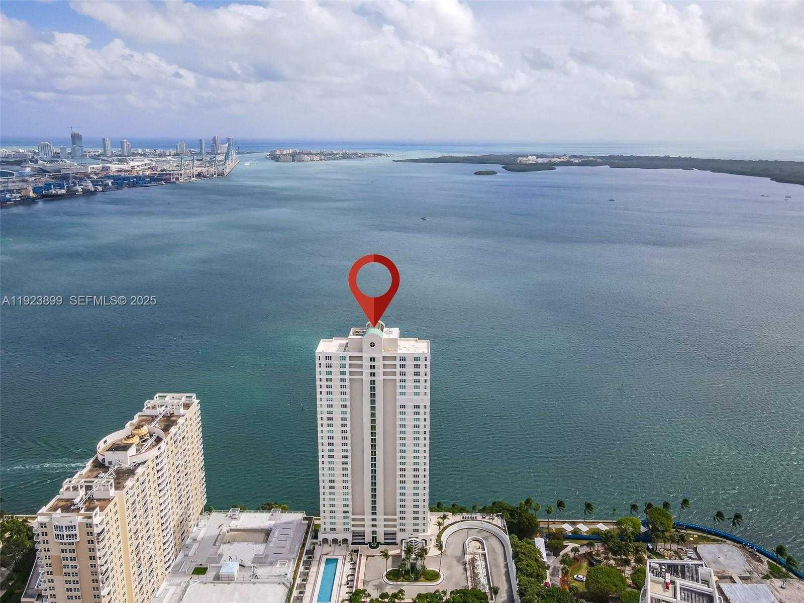 Small Image of 800 CLAUGHTON ISLAND DR #1202, Miami Number 3