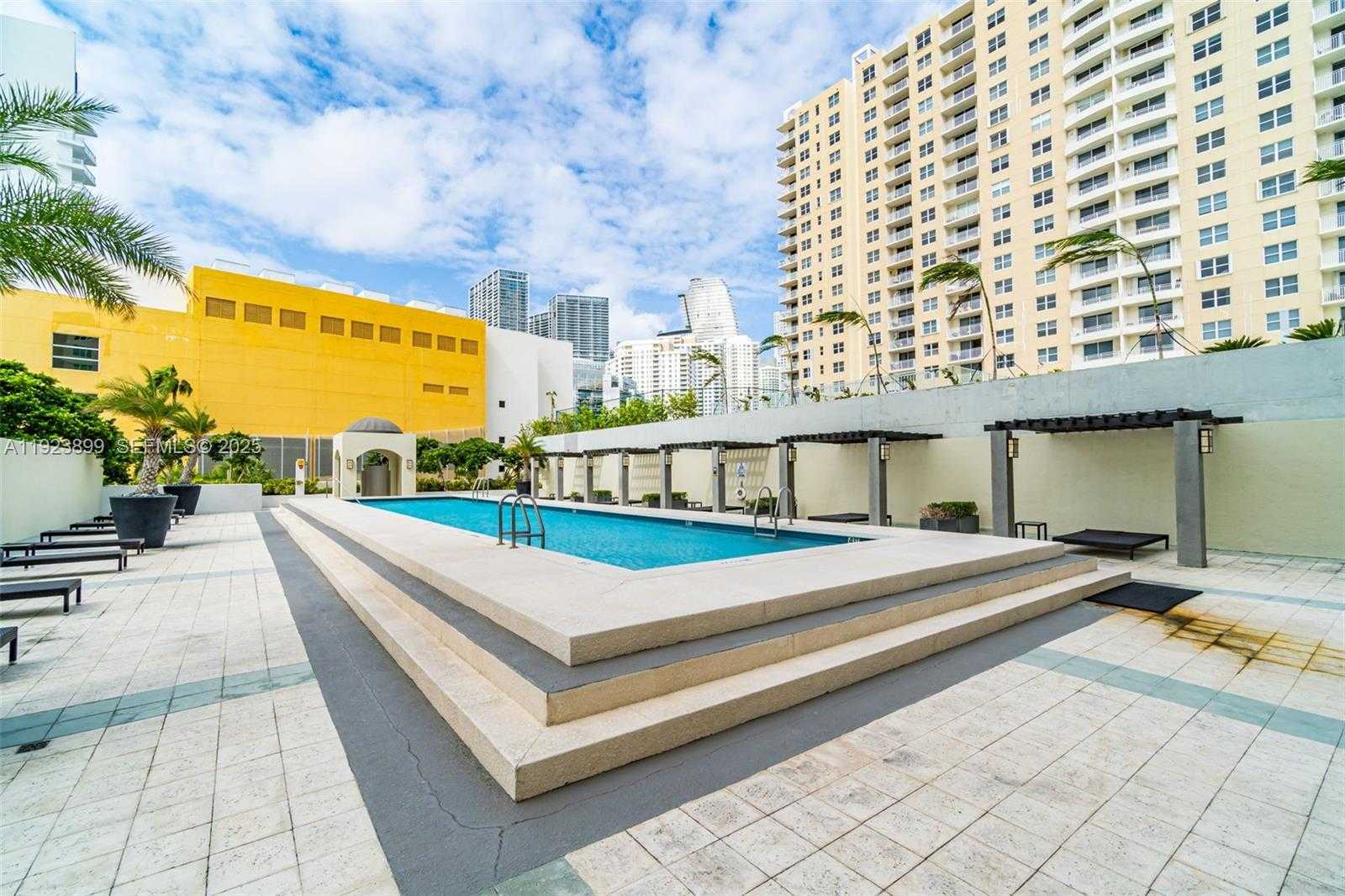 Small Image of 800 CLAUGHTON ISLAND DR #1202, Miami Number 31