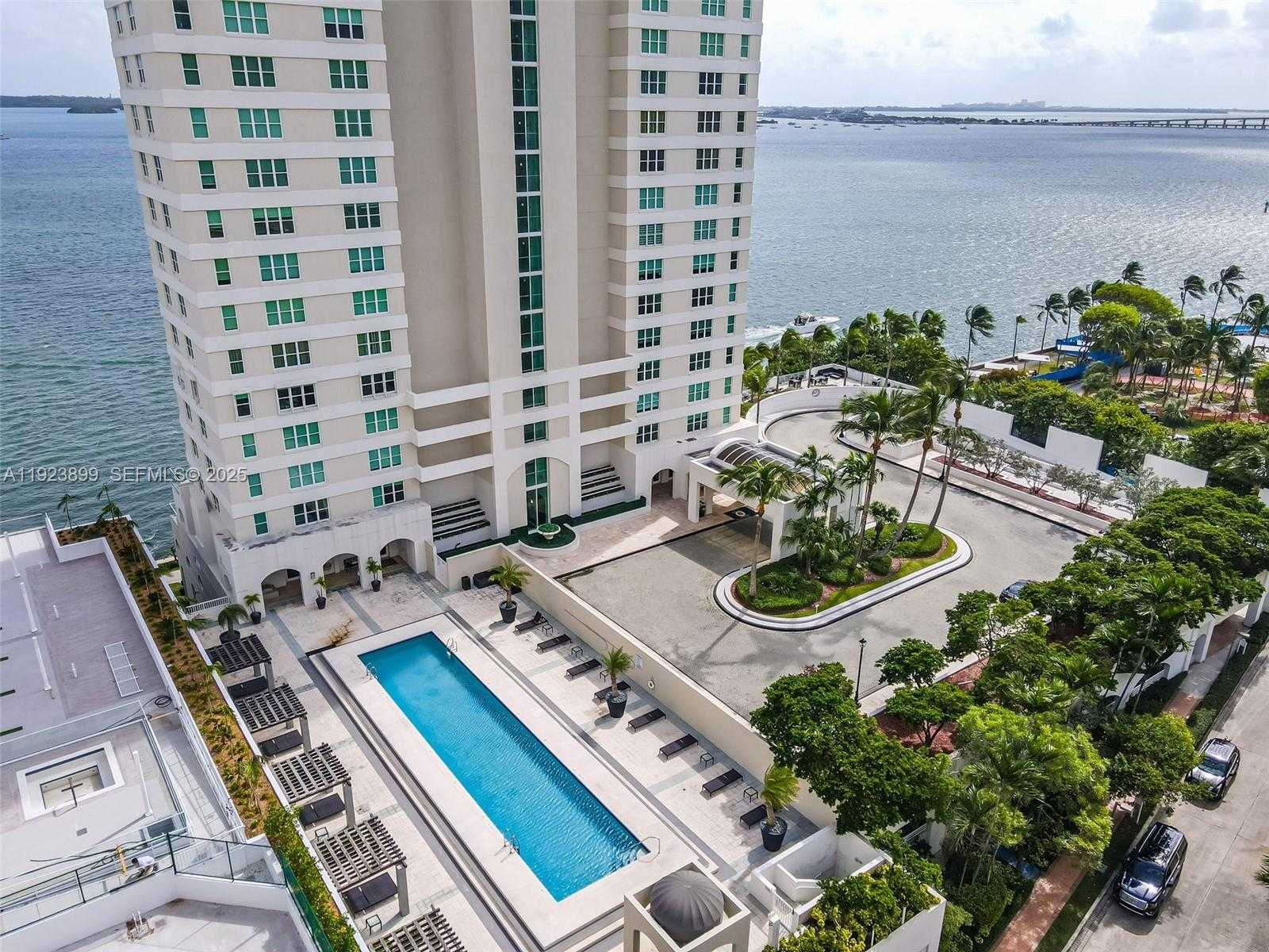 Small Image of 800 CLAUGHTON ISLAND DR #1202, Miami Number 5