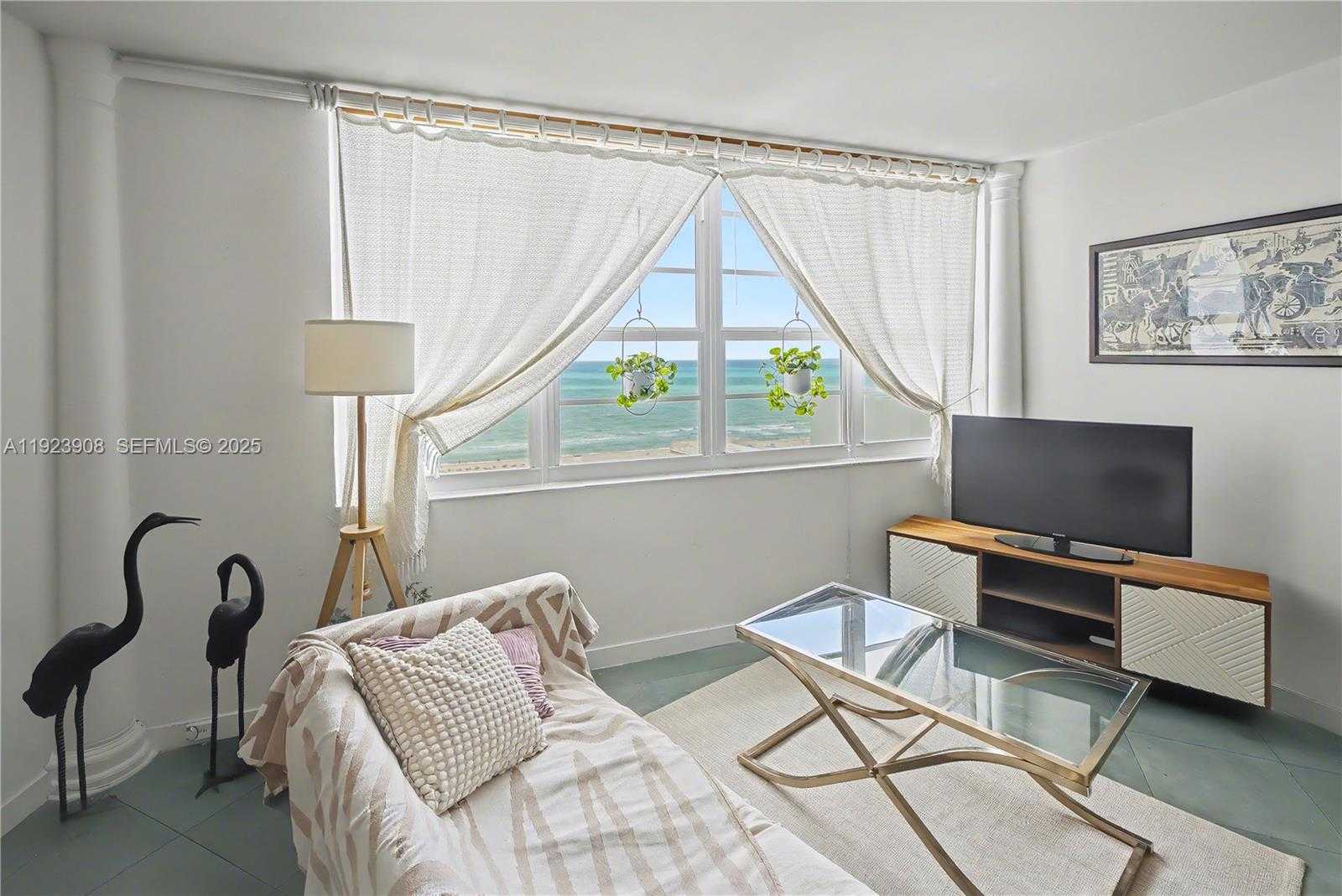 Small Image of 100 LINCOLN RD #1515, Miami Beach Number 1