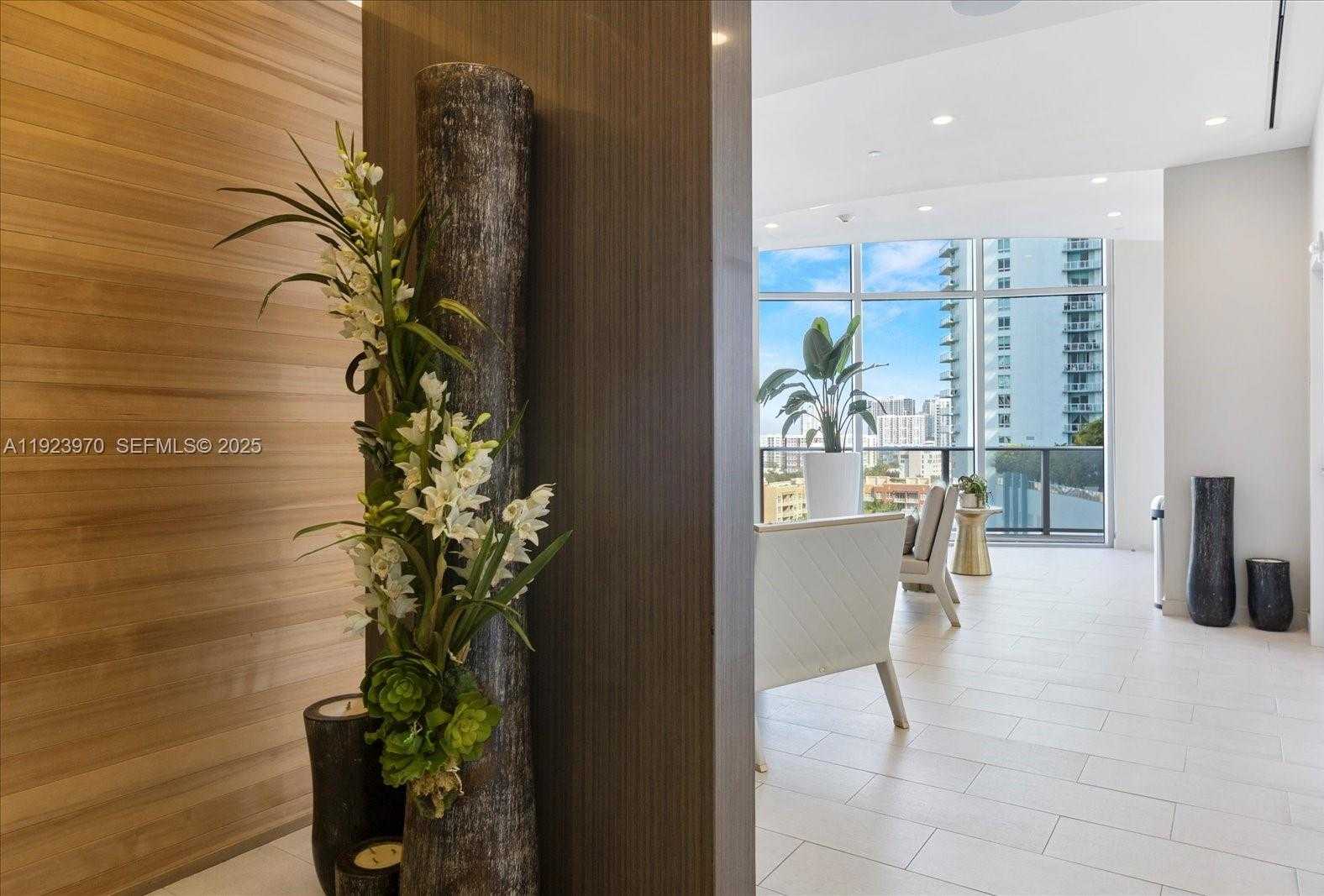 Small Image of 488 NORTH EAST 18 #4102, Miami Number 36