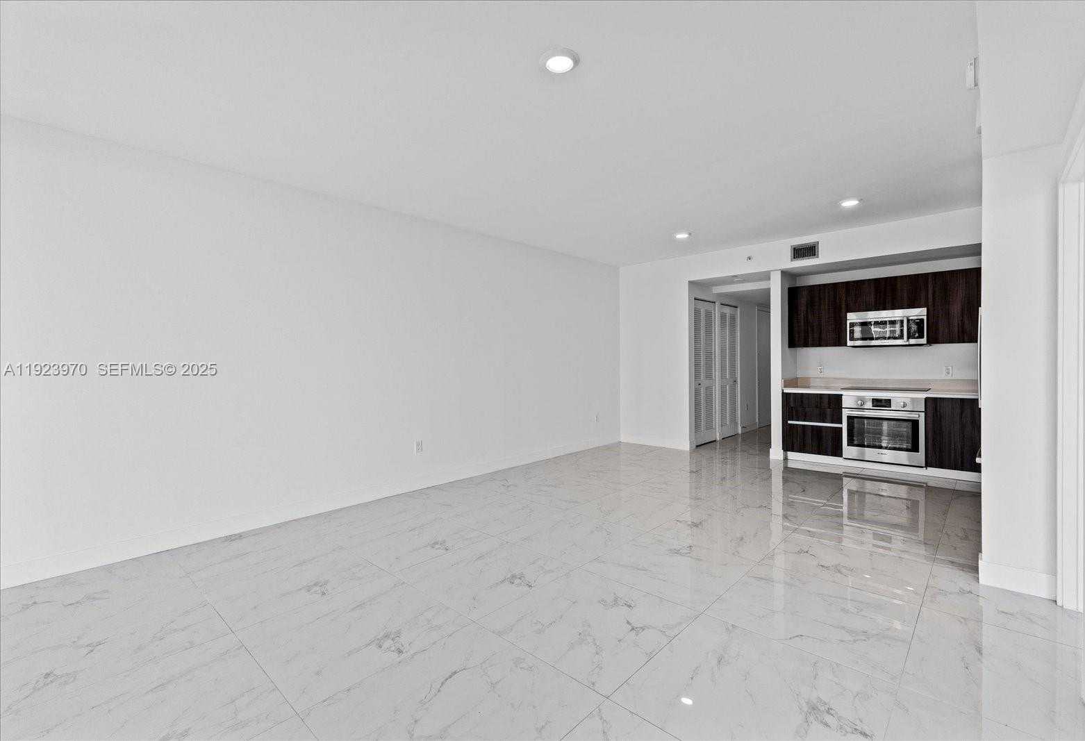 Small Image of 488 NORTH EAST 18 #4102, Miami Number 7