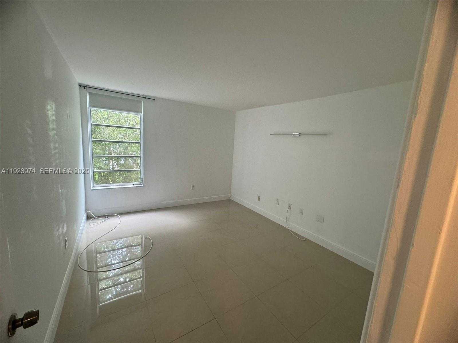 Small Image of 8810 FONTAINEBLEAU BLVD #217, Miami Number 6