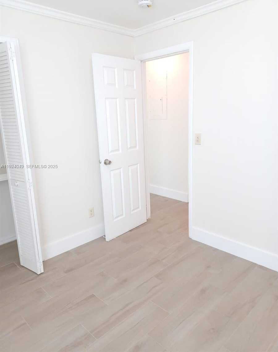 Small Image of 2134 CLEVELAND ST #B, Hollywood Number 10