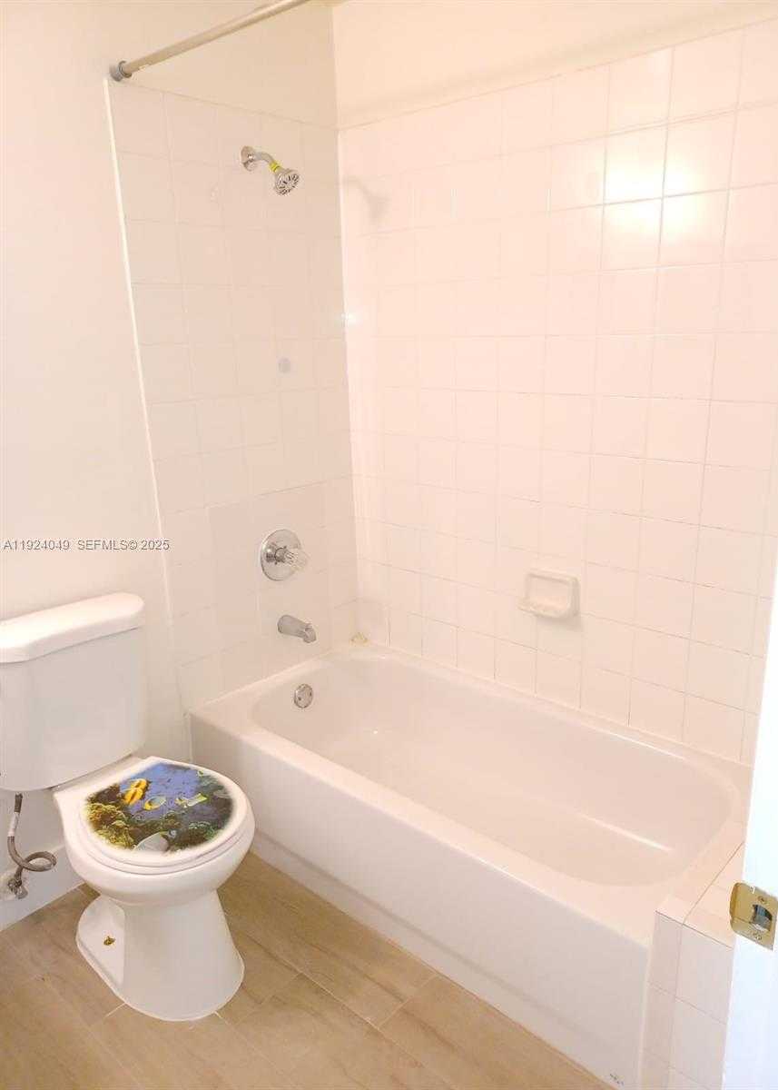 Small Image of 2134 CLEVELAND ST #B, Hollywood Number 13