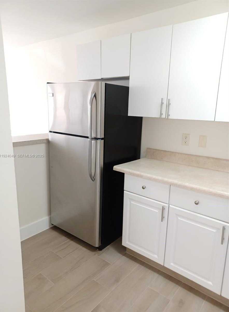 Small Image of 2134 CLEVELAND ST #B, Hollywood Number 15