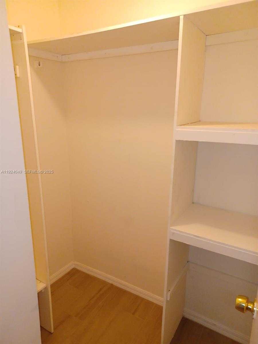 Small Image of 2134 CLEVELAND ST #B, Hollywood Number 3