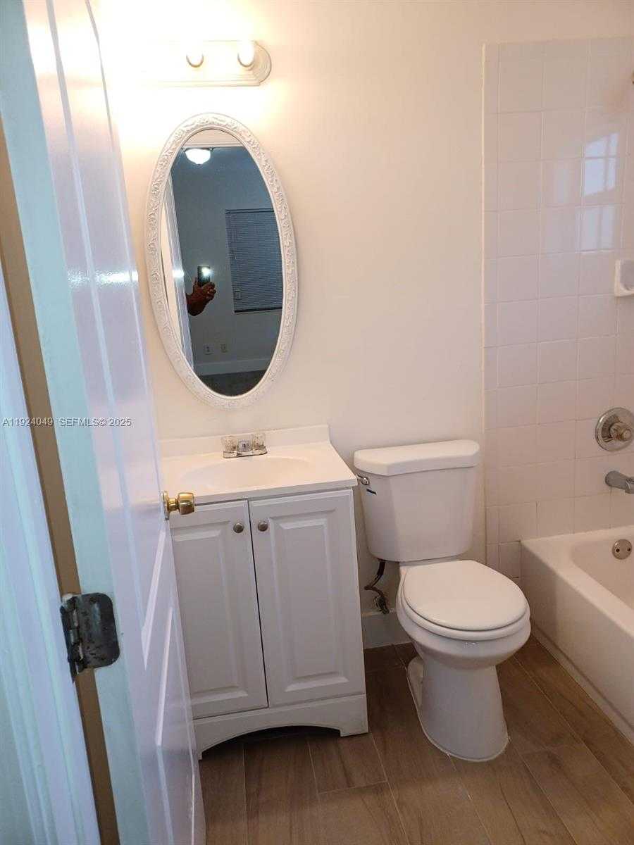 Small Image of 2134 CLEVELAND ST #B, Hollywood Number 6