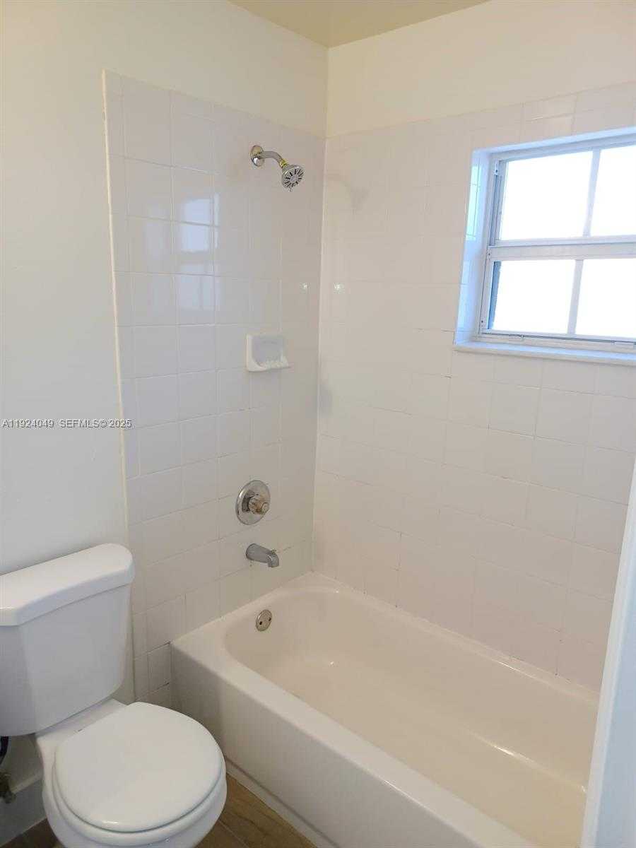 Small Image of 2134 CLEVELAND ST #B, Hollywood Number 7