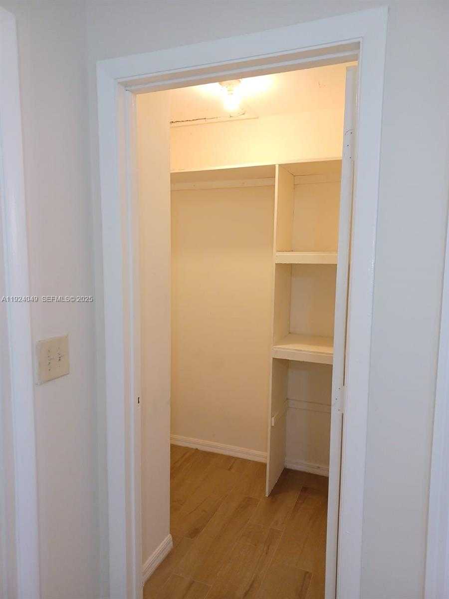 Small Image of 2134 CLEVELAND ST #B, Hollywood Number 8