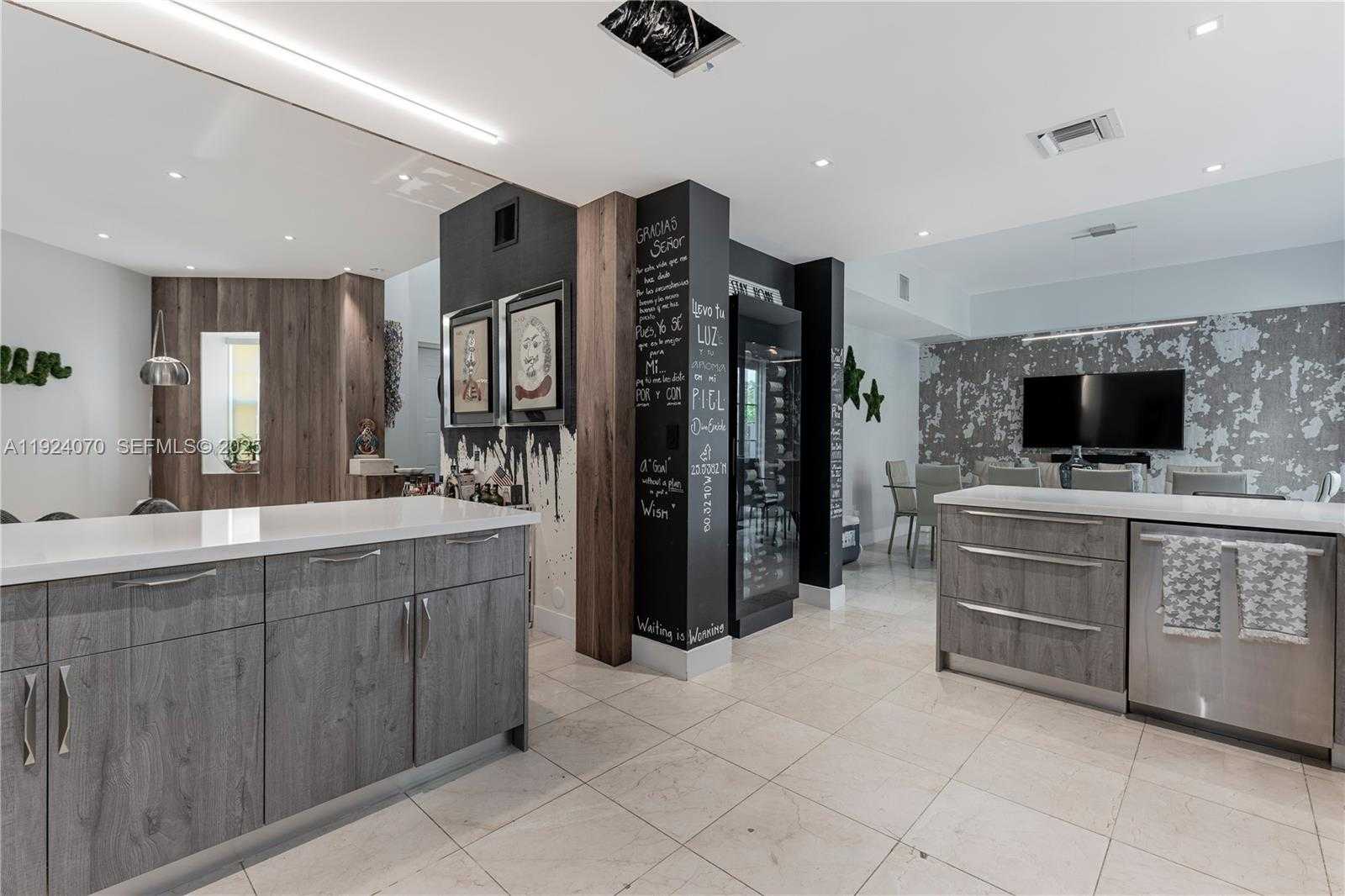 Small Image of 18460 NORTH EAST 30TH AVE #18460, Aventura Number 13