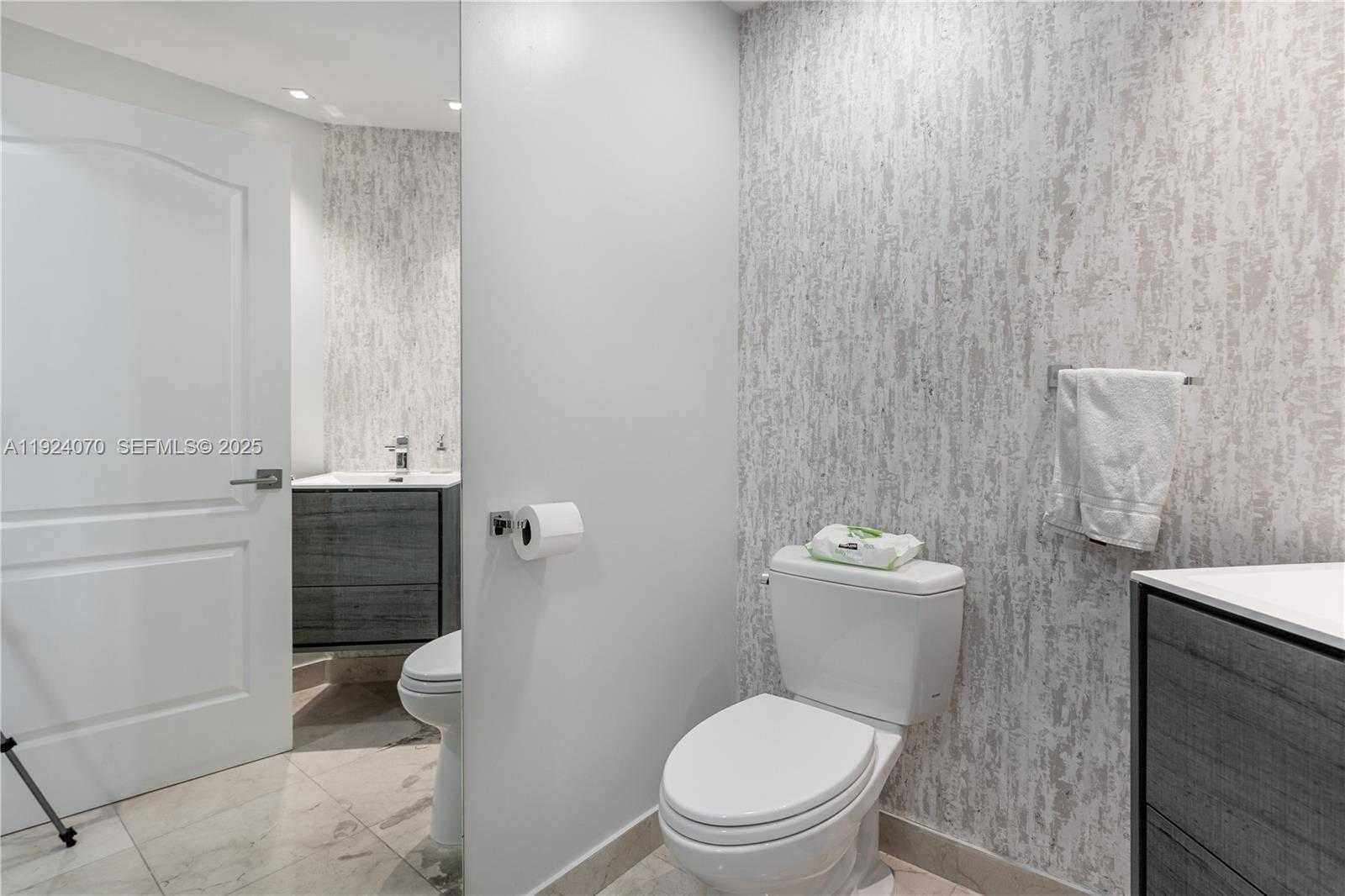 Small Image of 18460 NORTH EAST 30TH AVE #18460, Aventura Number 14