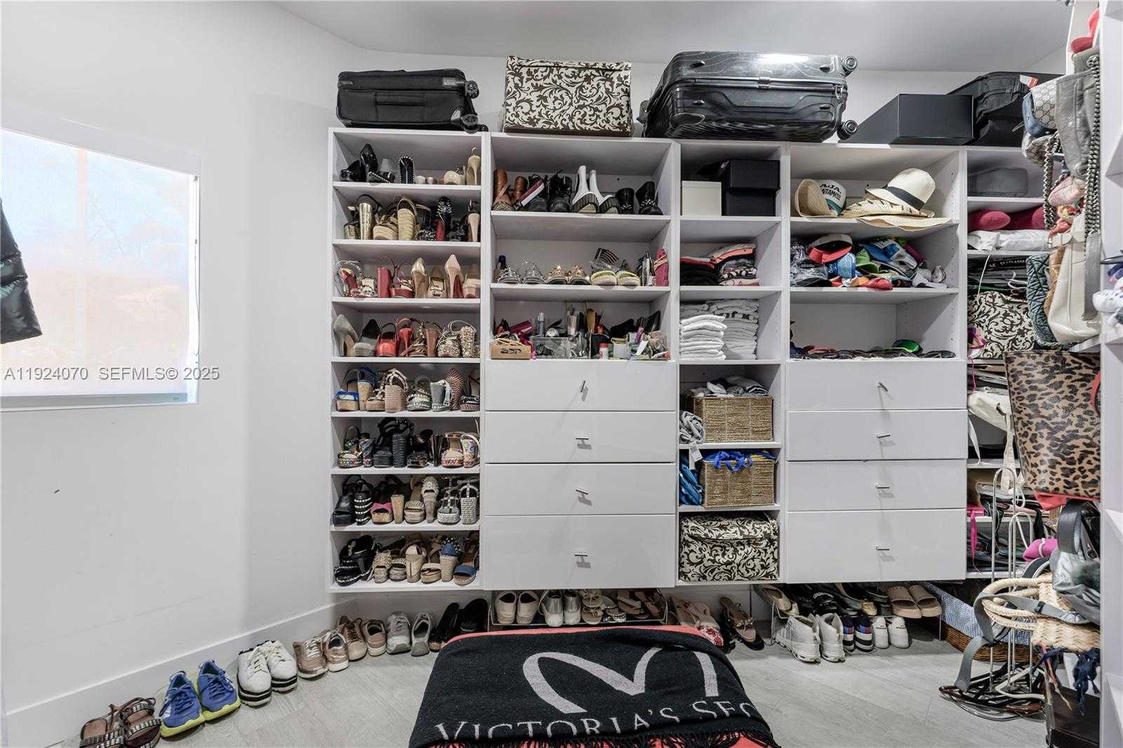 Small Image of 18460 NORTH EAST 30TH AVE #18460, Aventura Number 27