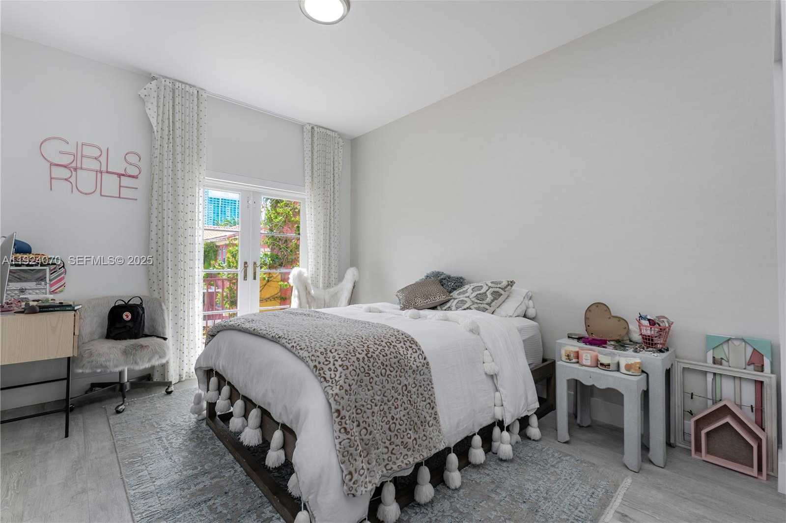 Small Image of 18460 NORTH EAST 30TH AVE #18460, Aventura Number 29